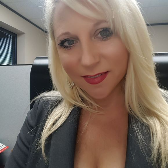 Meet your Posher, Bobbi - Picture 1 of 1